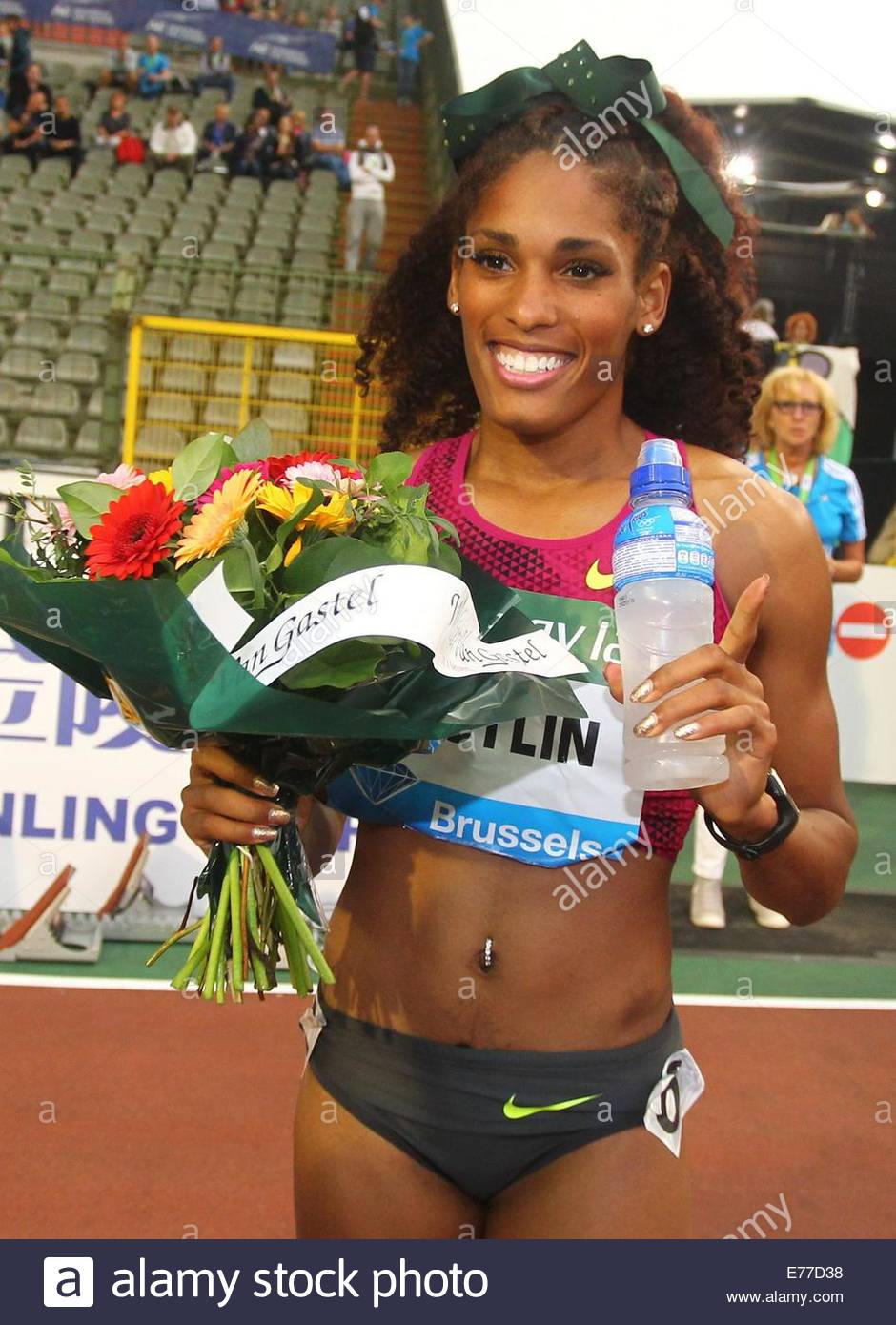 epa04386429-kristi-castlin-of-the-usa-celebrates-winning-the-womens-E77D38.jpg