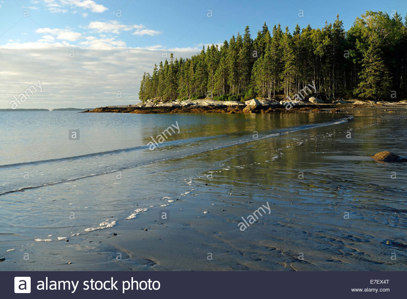 Morning_view_of_Birch_Point_Beach_State_