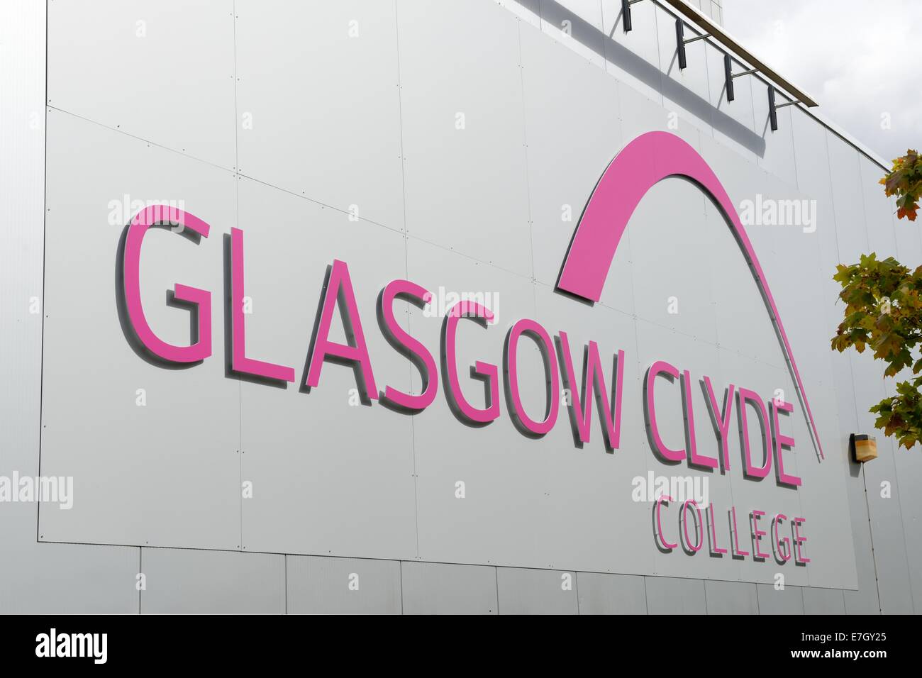 Glasgow Clyde college logo sign on wall Stock Photo, Royalty Free Image 73516525 Alamy