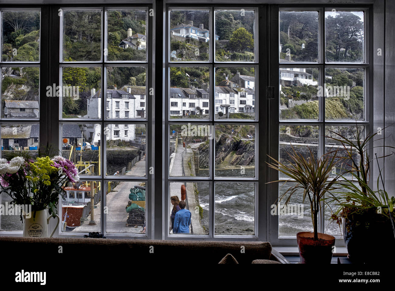 Polperro_Harbour_Cornwall_viewed_through