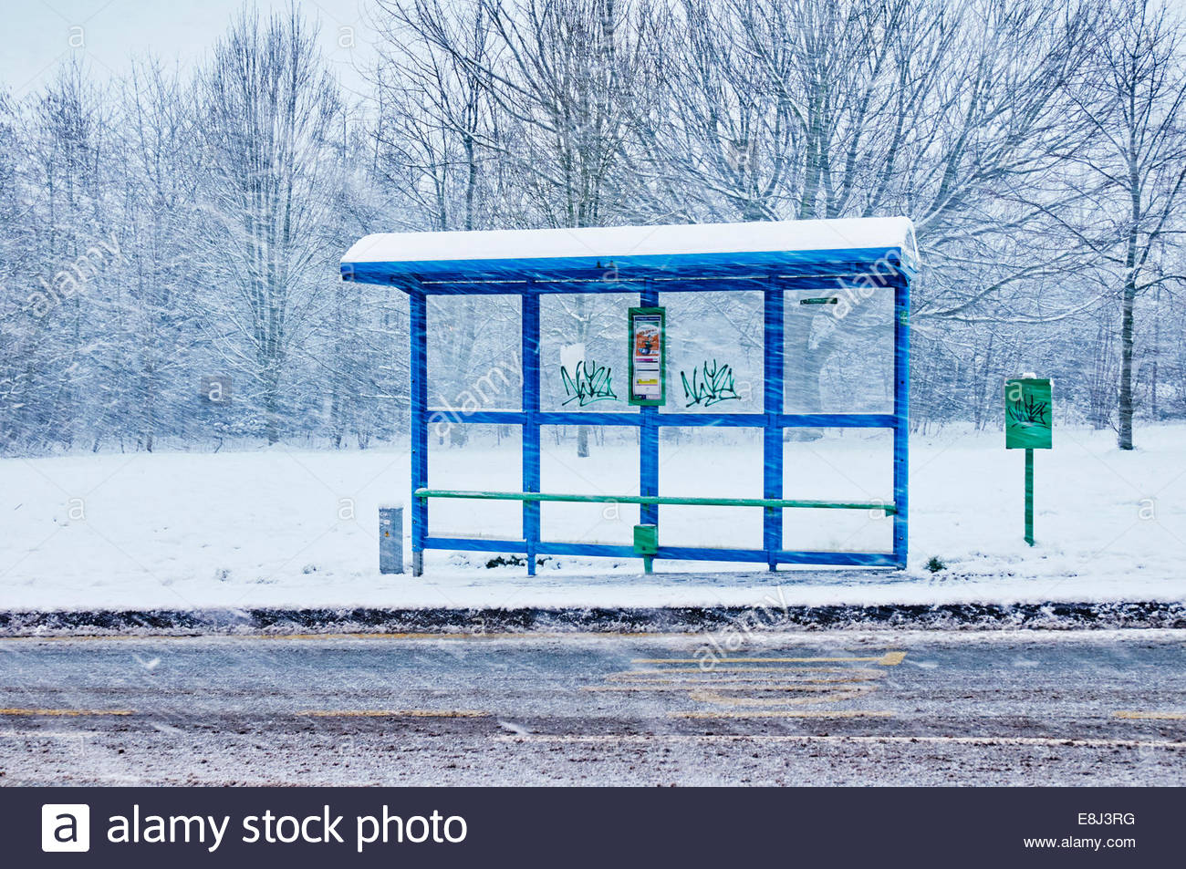 Секс На Остановке Зимой