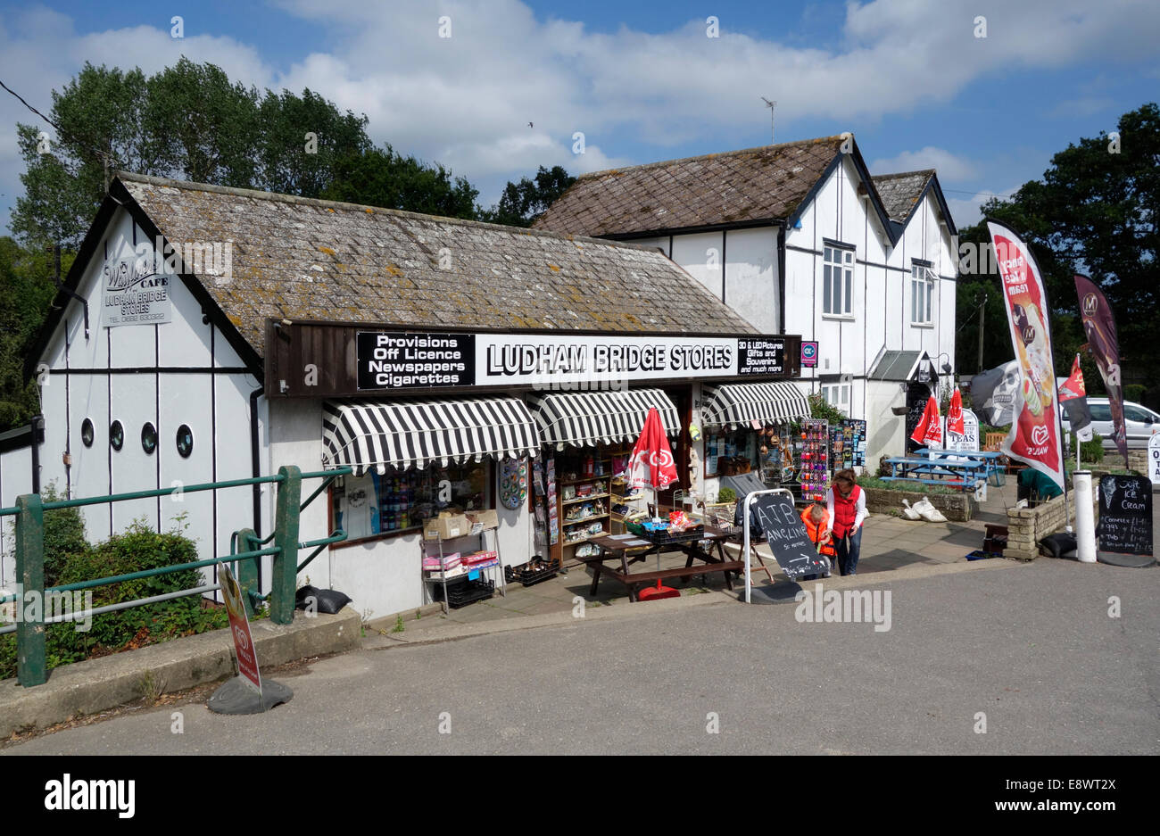 Ludham Bridge Stores and Wayfarer's Cafe Stock Photo 74326418 Alamy
