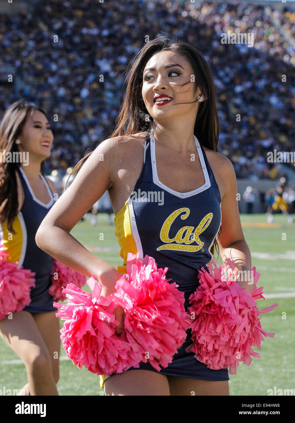 Berkeley USA CA. 18th Oct, 2014. California cheerleaders during NCAA ...