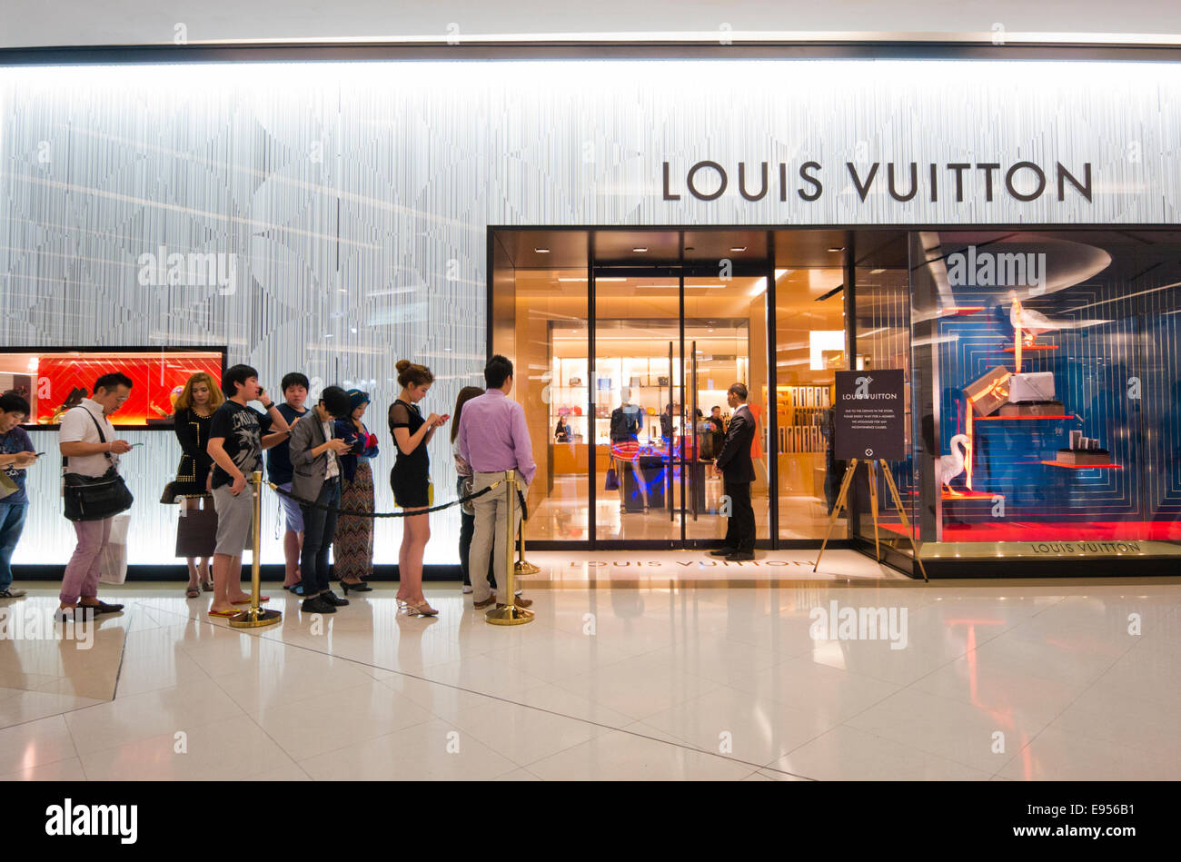 Louis Vuitton shop in Siam Paragon Bangkok Thailand Stock Photo, Royalty Free Image: 74488149 ...