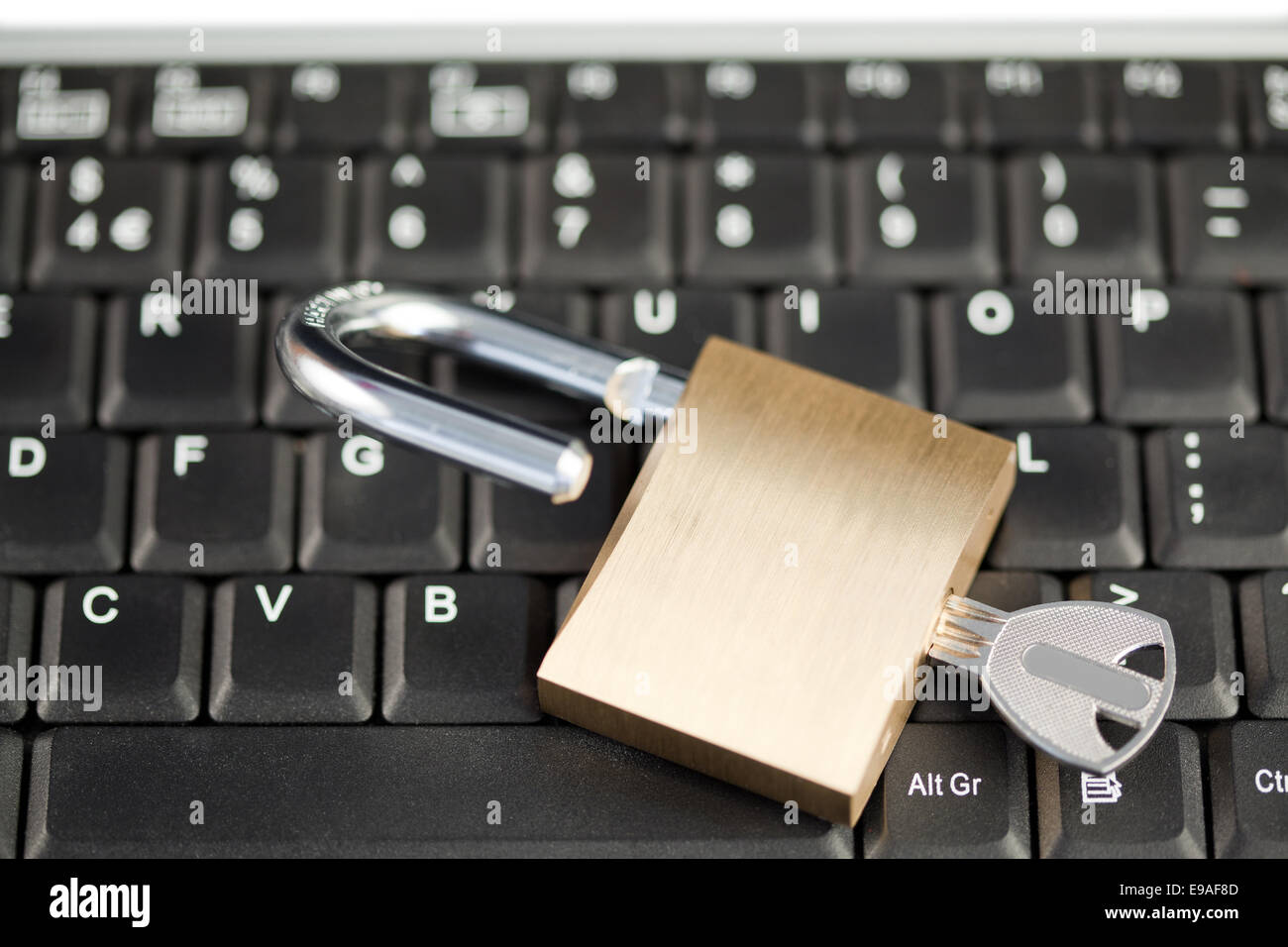 Padlock on a keyboard Stockfoto, Lizenzfreies Bild 74604893 Alamy