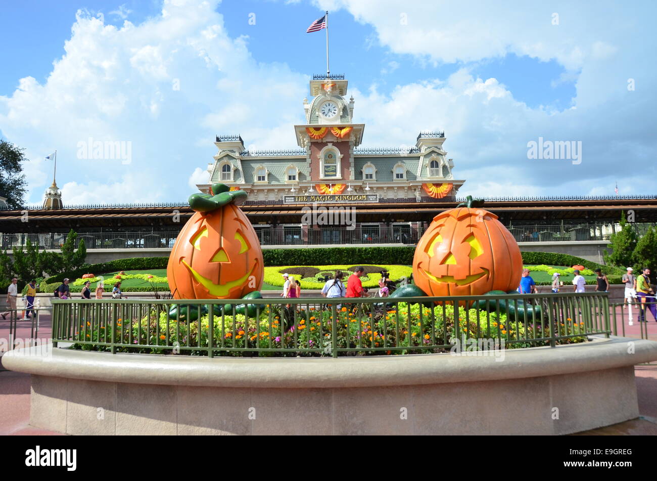 pumpkin decorations for halloween at disneys magic kingdomorlando florida - Disney Halloween Orlando pumpkin decorations for halloween at disneys magic kingdomorlando florida - Disney Halloween Orlando