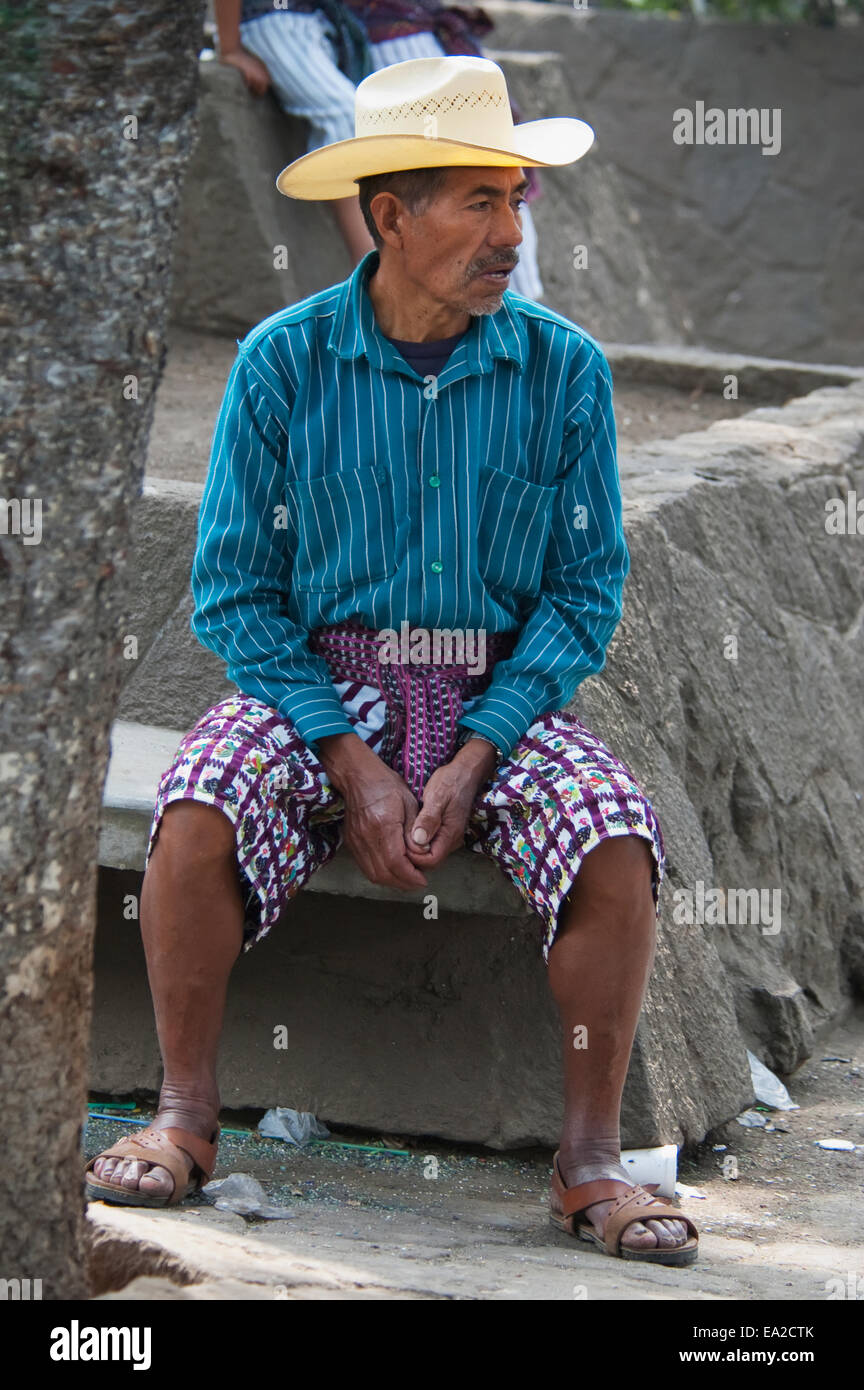 Tzutjil Maya Man Santiago De Atitl Stock Photo Alamy