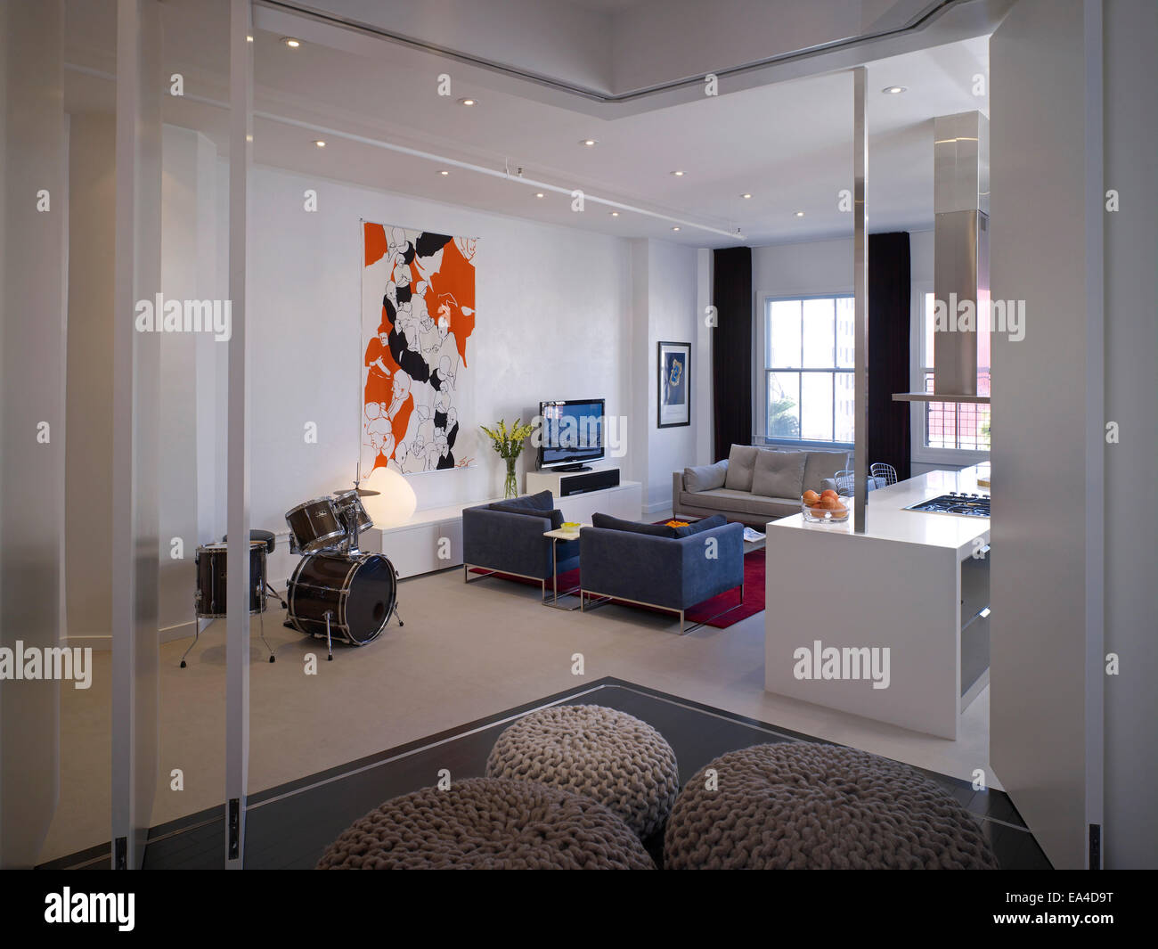 Studio Apartment Los Angeles open plan studio apartment on broadway, hollywood, los angeles Studio Apartment Los Angeles open plan studio apartment on broadway, hollywood, los angeles