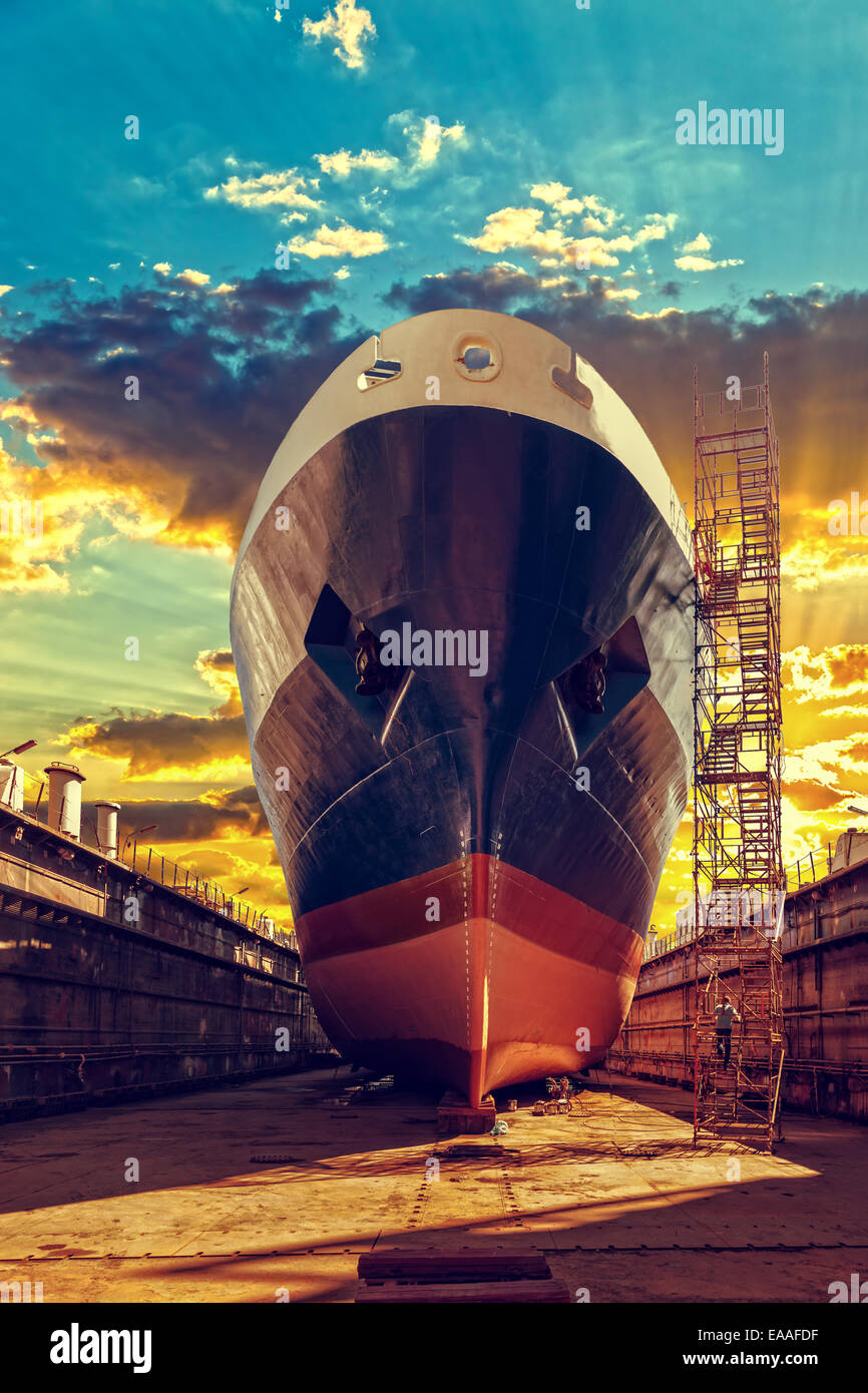 Ship Hull Dry Dock Hi Res Stock Photography And Images Alamy