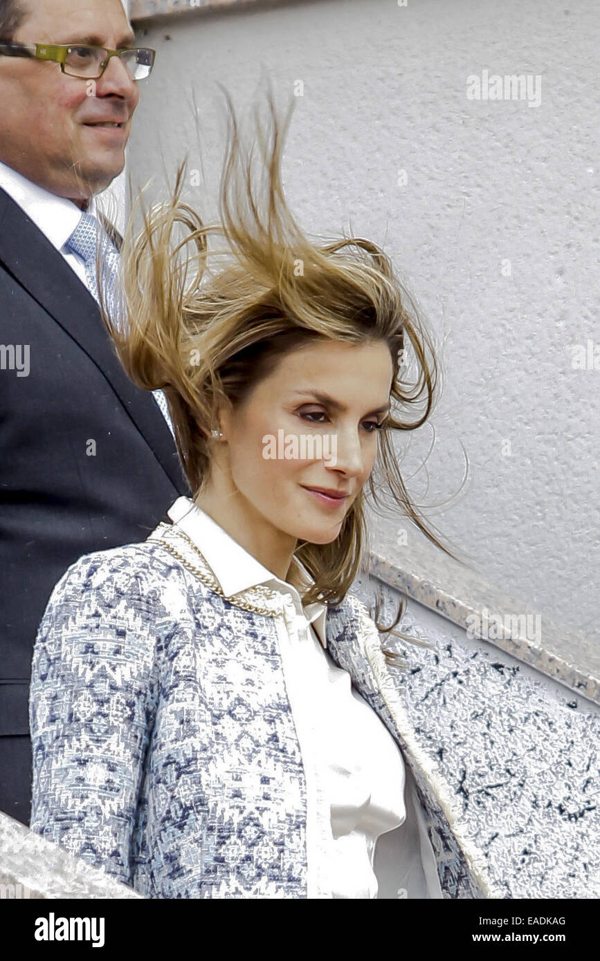 ourense-spain-queen-letizia-of-spain-attends-the-opening-of-the-school-EADKAG.jpg