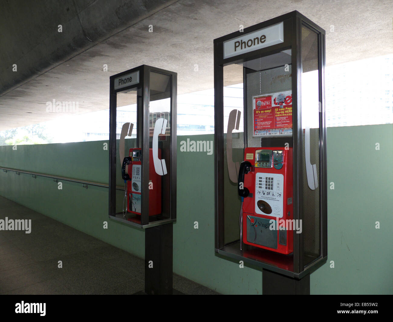 Singapore Telephone booth Stock Photo, Royalty Free Image 75717070 Alamy