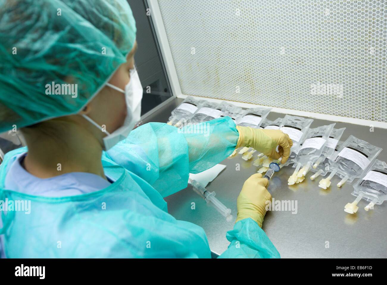 Preparation drugs in laminar flow hood epidural anesthesia Clean room