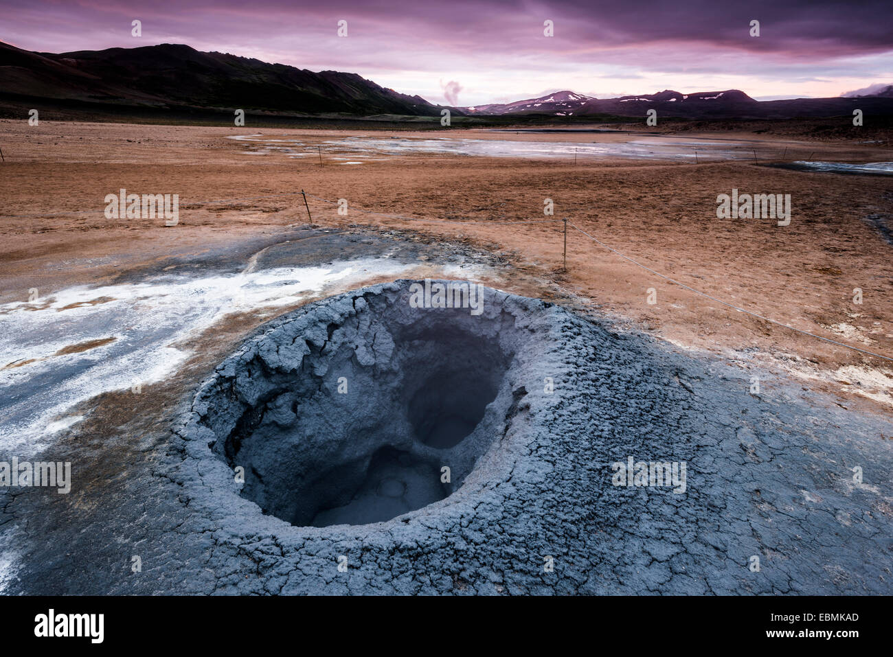 Solfataras Fumaroles Mud Pots Mud Pools Sulfur And Other Minerals