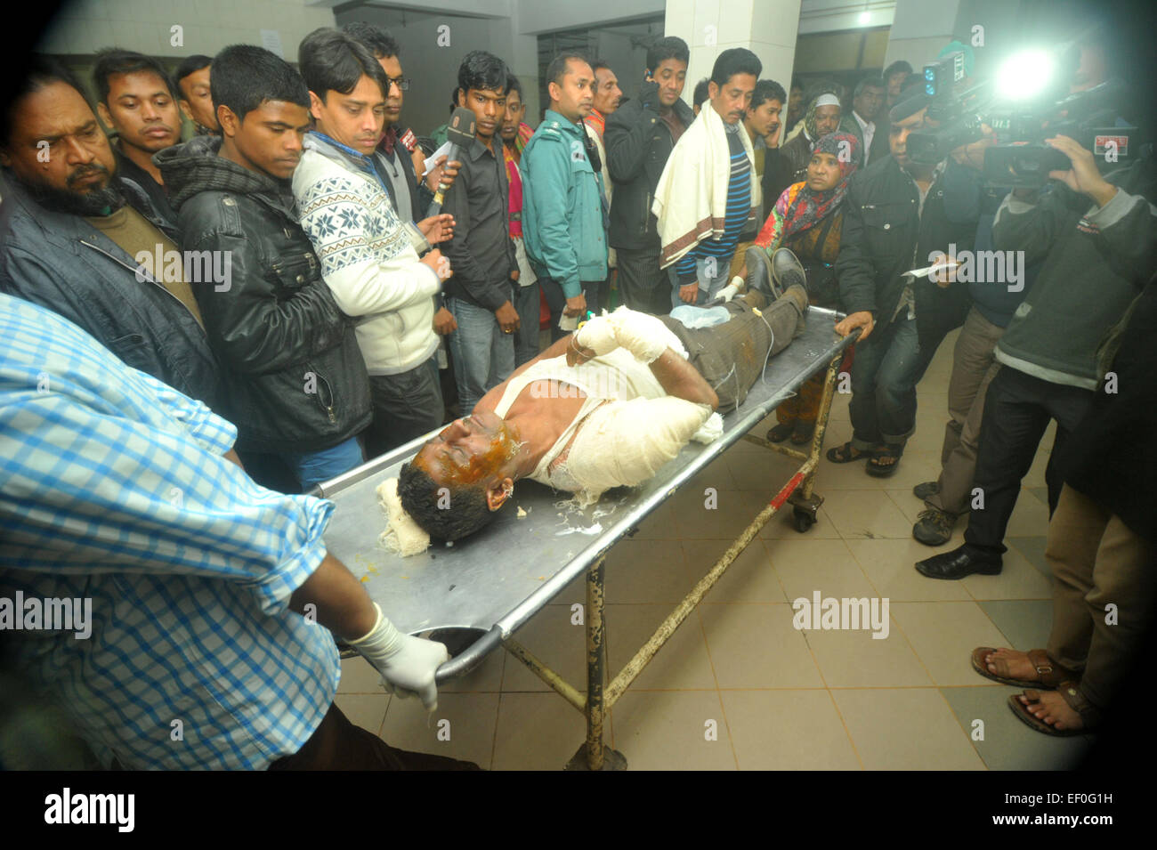 Burnt passengers taking treatment at the burn unit of Dhaka Medical Stock Photo, Royalty Free