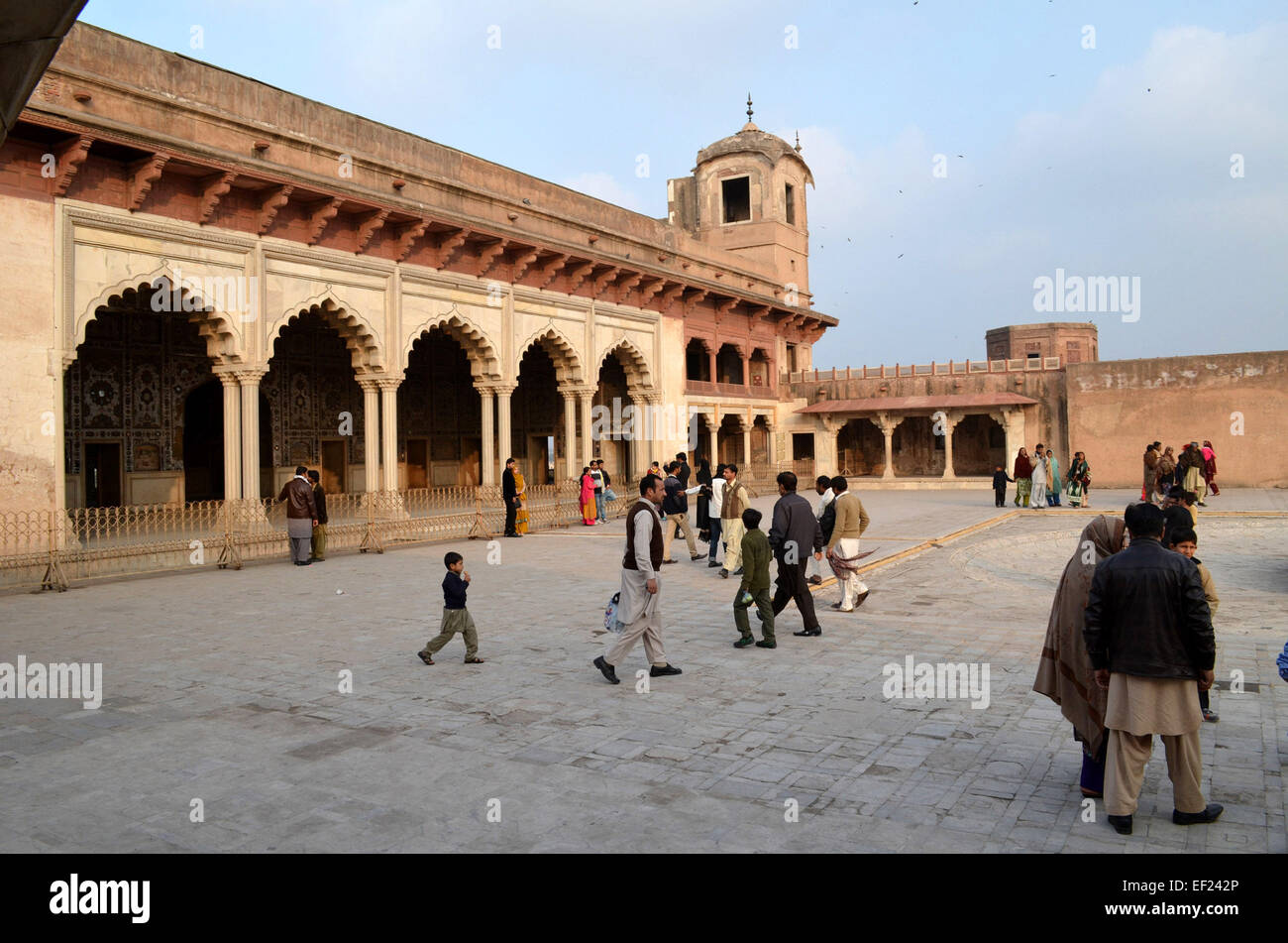 Lahore. 24th Jan, 2015. Tourists visit Lahore Fort or Shahi Qila (in