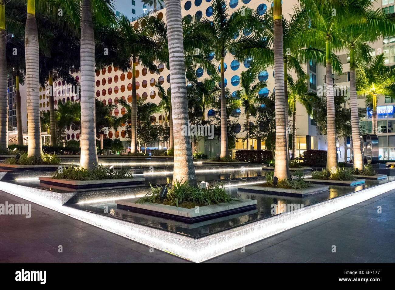 downtown-miami-brickell-bank-plaza-with-