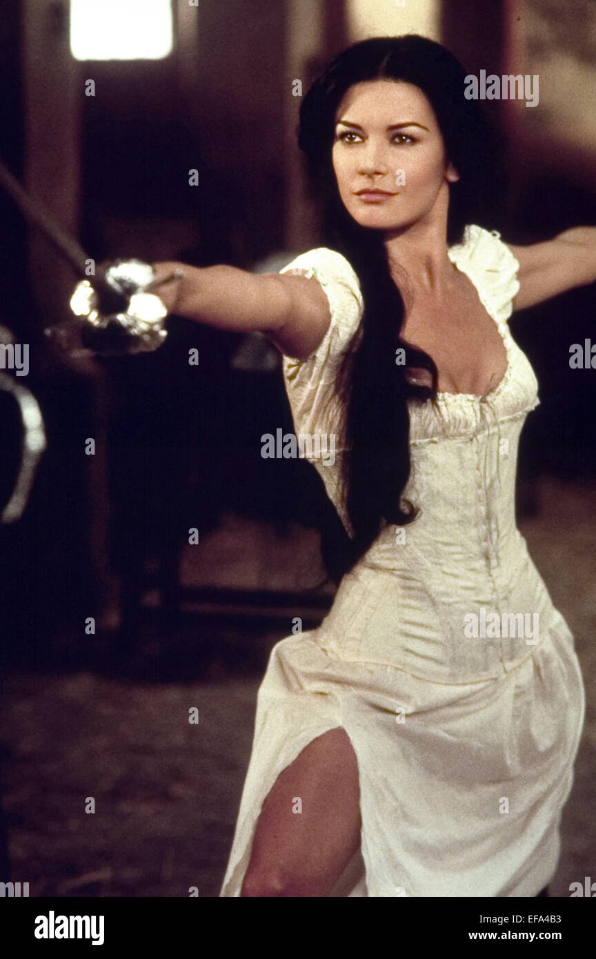 CATHERINE ZETAJONES THE MASK OF ZORRO (1998 Stock Photo 78284279 Alamy