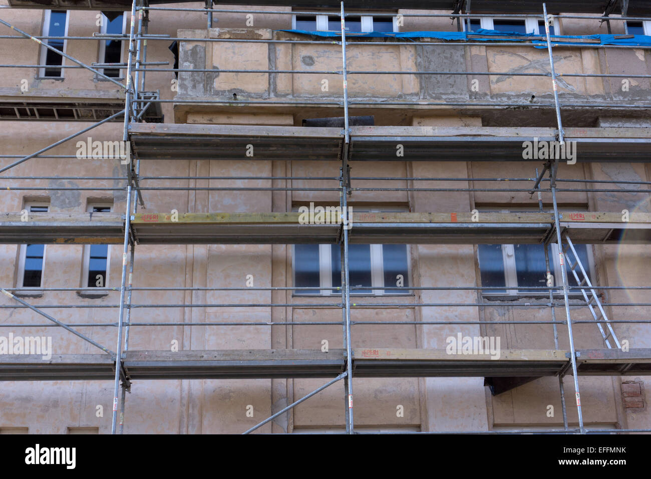 Scaffolds Hi Res Stock Photography And Images Alamy