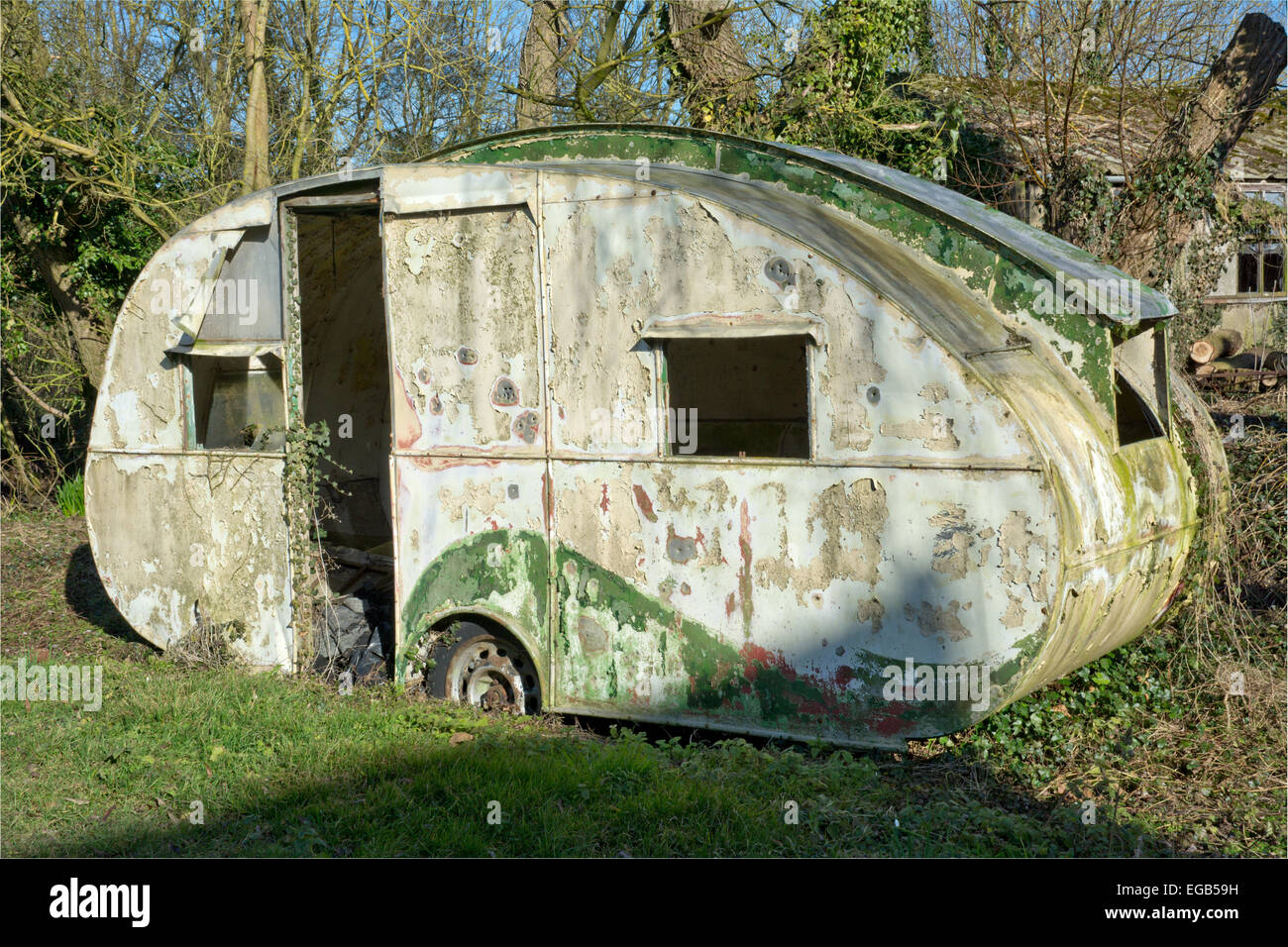 old-caravan-EGB59H.jpg