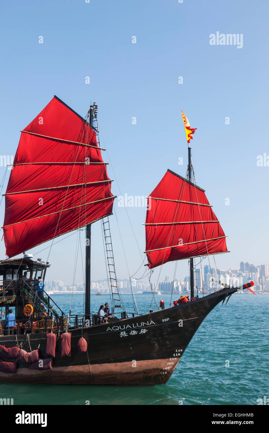 China Hong Kong The Aqua Luna Junk Stock Photo Alamy