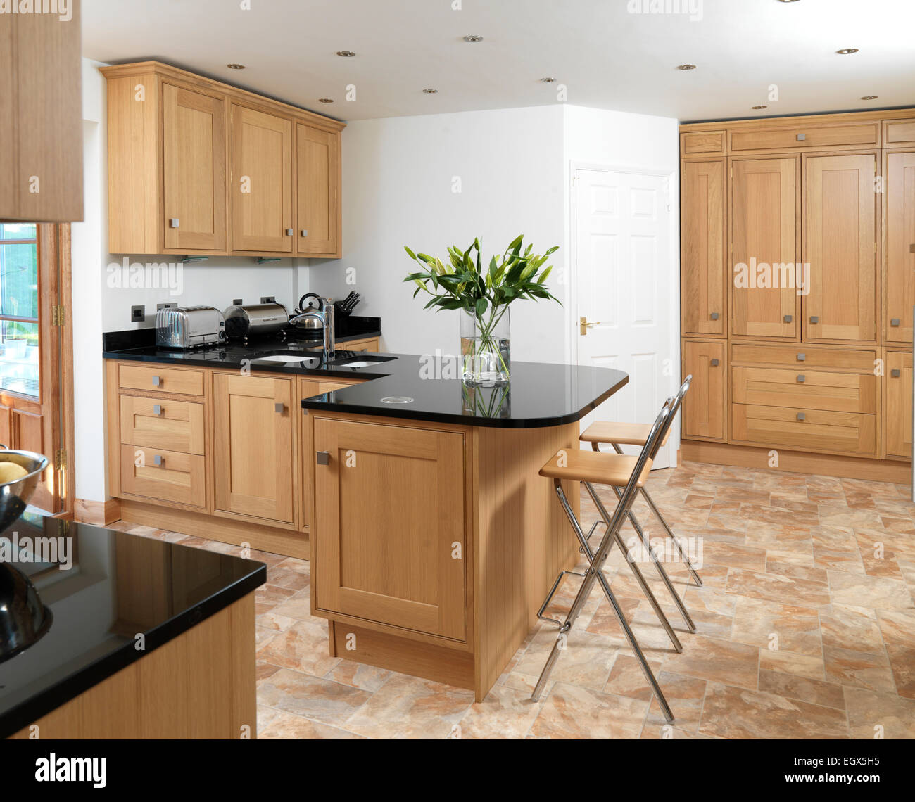 Modern Breakfast Bar granite breakfast bar in kitchen stock photos & granite breakfast Modern Breakfast Bar granite breakfast bar in kitchen stock photos & granite breakfast