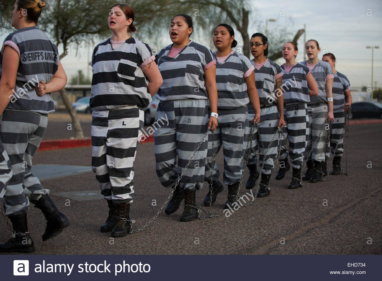 tent-city-jail-americas-toughest-jail-run-by-sheriff-joe-arpaio-in-EHD734.jpg