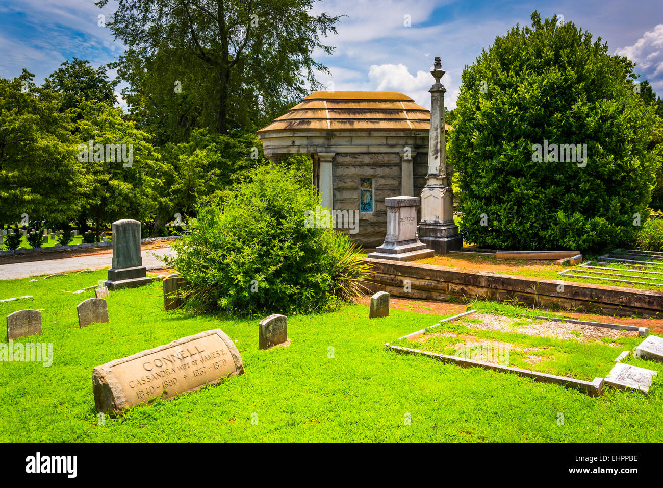 Graves And Mausoleum At Oakland Cemetary In Atlanta Georgia Stock