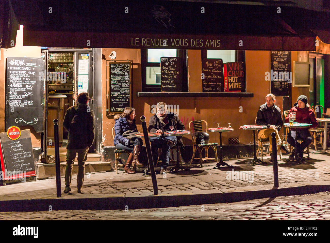 outdoor cafe restaurant le rendez vous des amis in paris france EJHT02