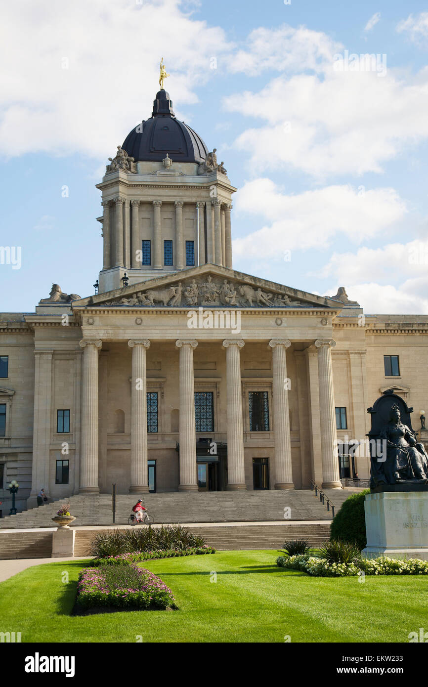 Manitoba Legislative Building And The Golden Boy Statue; Winnipeg Stock
