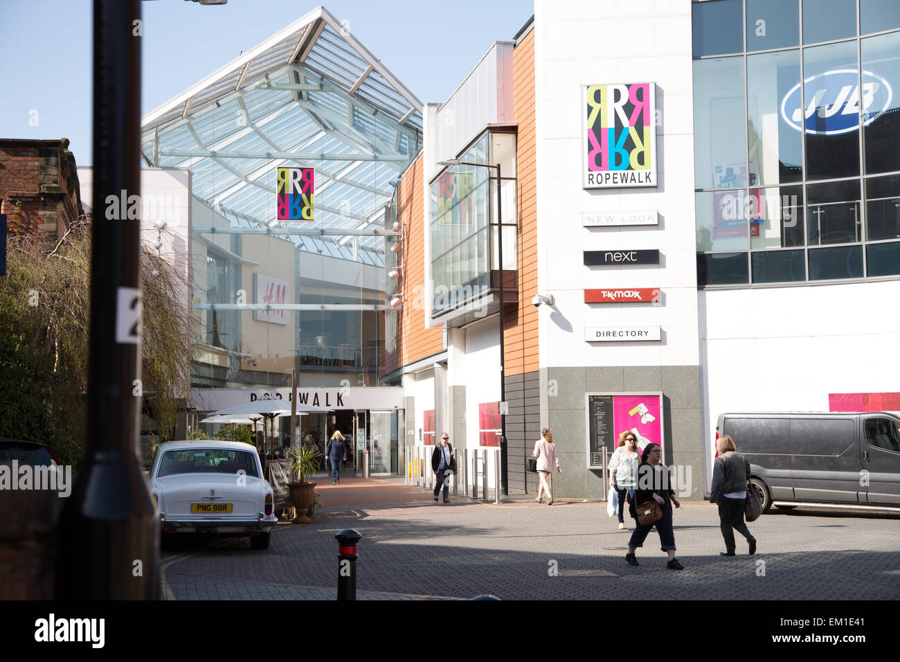 Exterior shot of the Ropewalk shopping centre in Nuneaton Stock Photo
