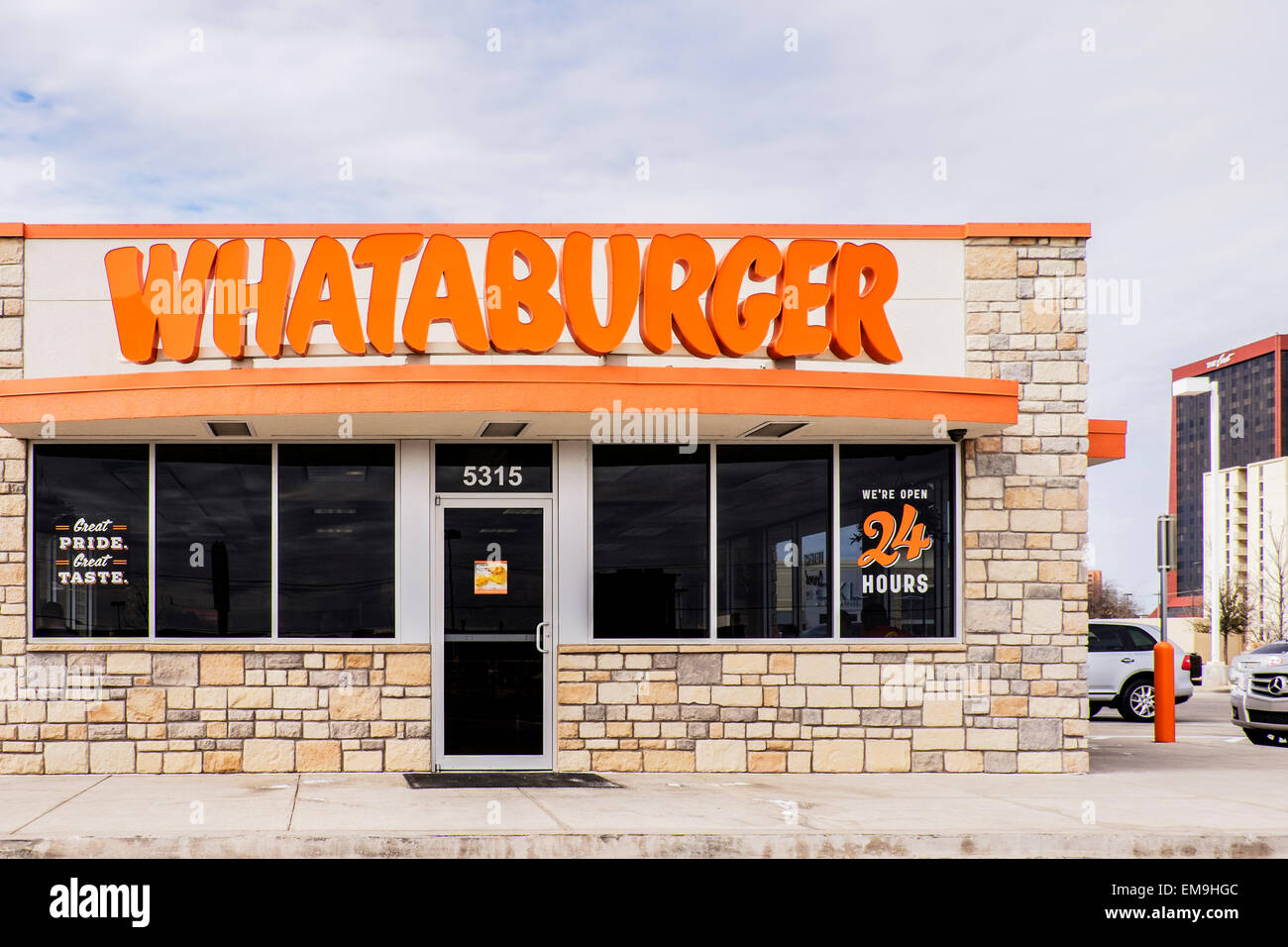 Exterior Oklahoma City Stock Photo - The exterior front of a Whataburger restaurant in Oklahoma City, Oklahoma, USA