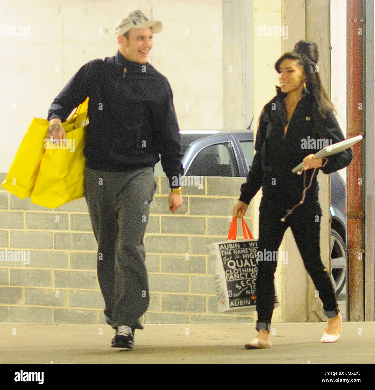 AMY WINEHOUSE MEETS UP WITH EXHUSBAND BLAKE FIELDERCIVIL FOR A 2ND