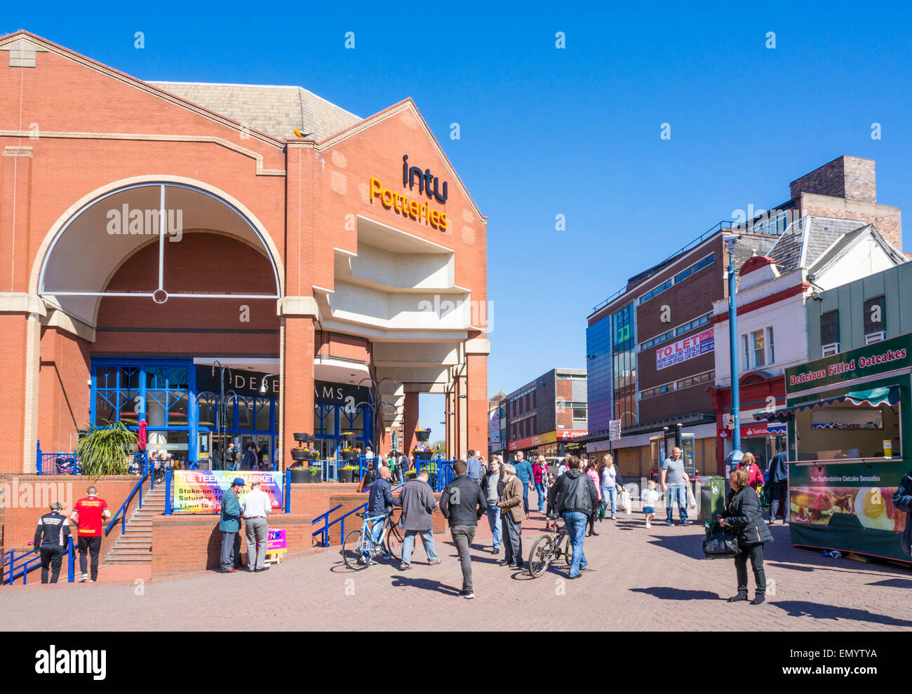 intu-potteries-shopping-centre-city-centre-stoke-on-trent-stock-photo