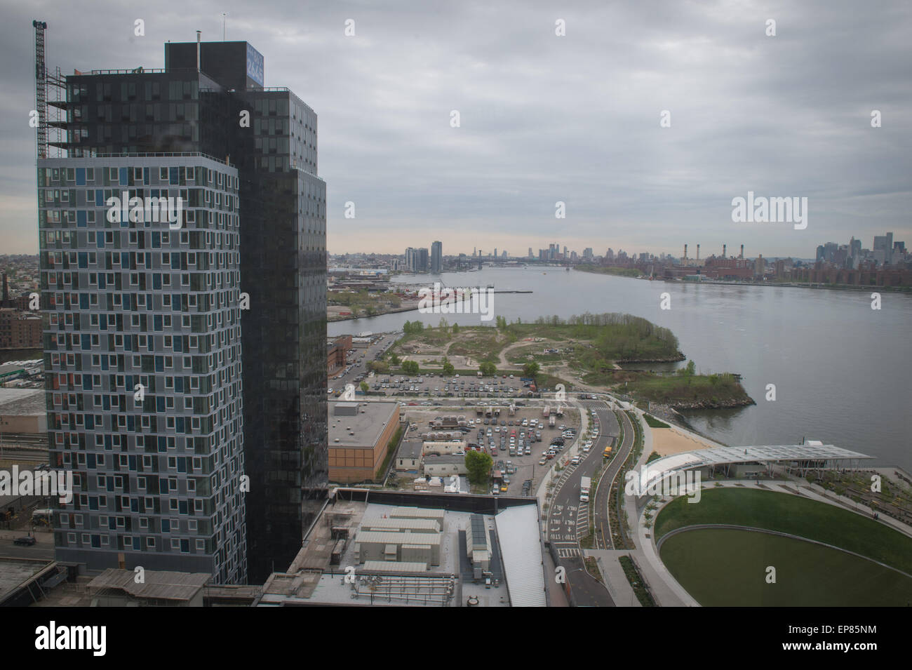 May 6, 2015 Queens, New York, U.S. Hunter's Point South Crossing Stock Photo, Royalty Free