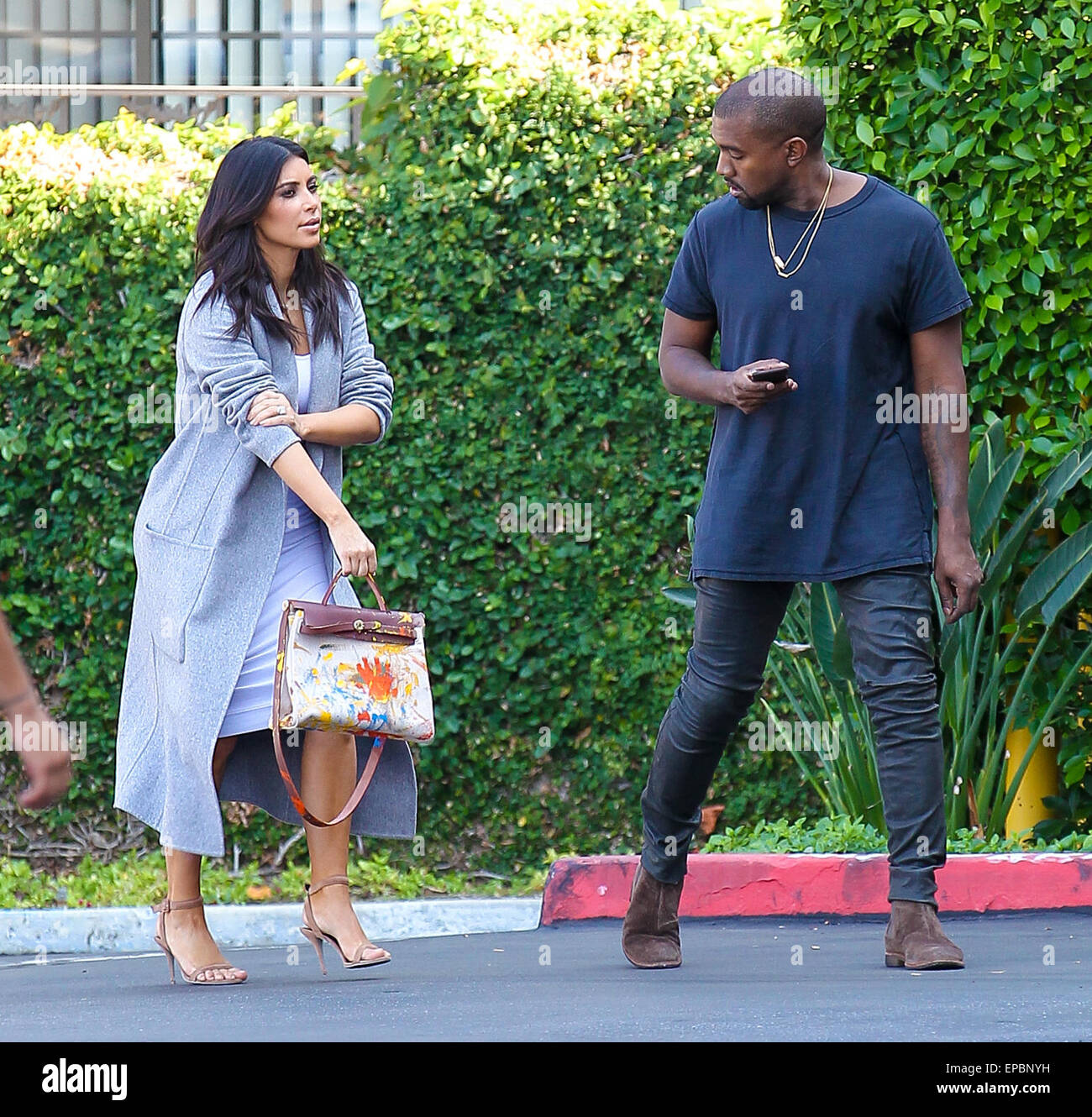 Kanye West And Kim Kardashian, Who\u0026#39;s Holding An Original Hermes ... Kanye West And Kim Kardashian, Who\u0026#39;s Holding An Original Hermes ...