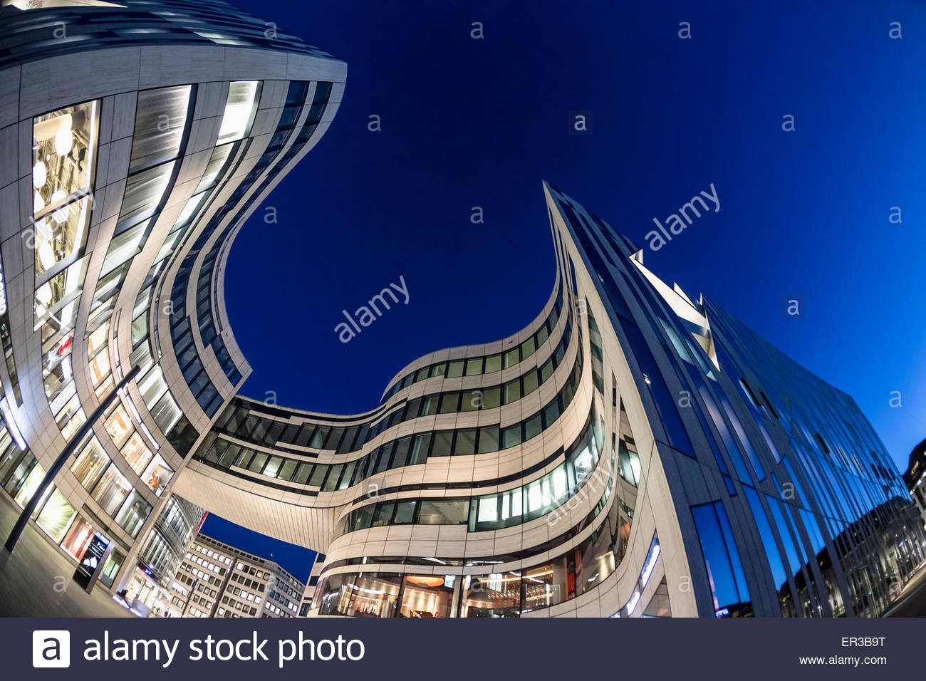 Duesseldorf germany kö bogen office shopping complex luxury arcade centre curved design daniel libeskind architect
