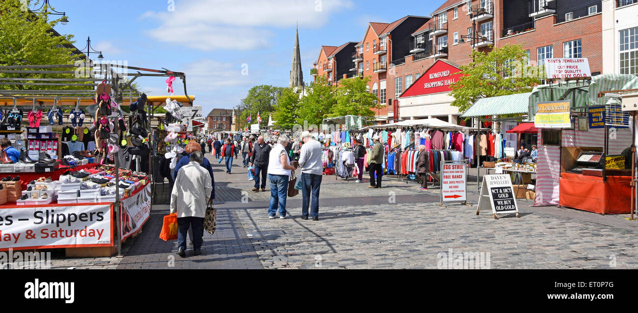 Romford town centre market place stalls and shoppers Stock Photo