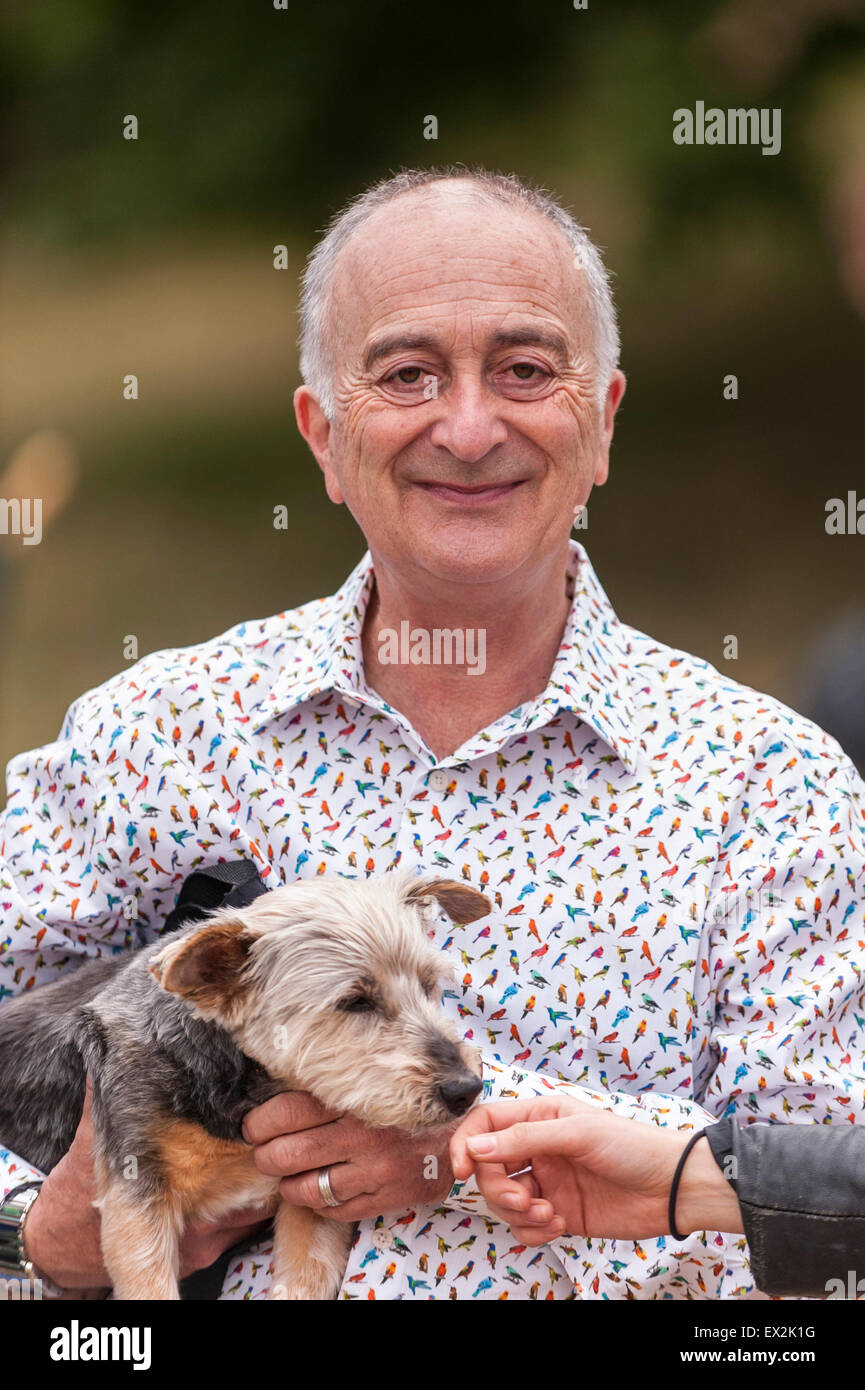 london-uk-5-july-2015-sir-tony-robinson-arrives-to-judge-the-best-EX2K1G.jpg