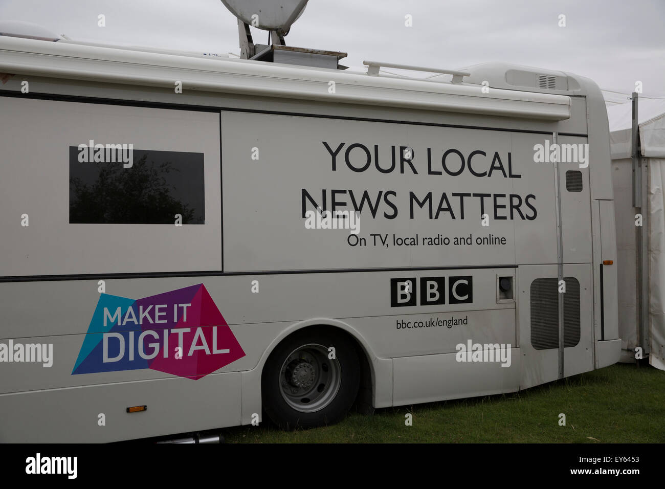 Knutsford UK 22nd July 2015 BBC News Truck At The RHS Flower Show Tatton Park Credit Keith Larby Alamy Live Knutsford UK 22nd July 2015 BBC News Truck At The RHS Flower Show Tatton Park Credit Keith Larby Alamy Live