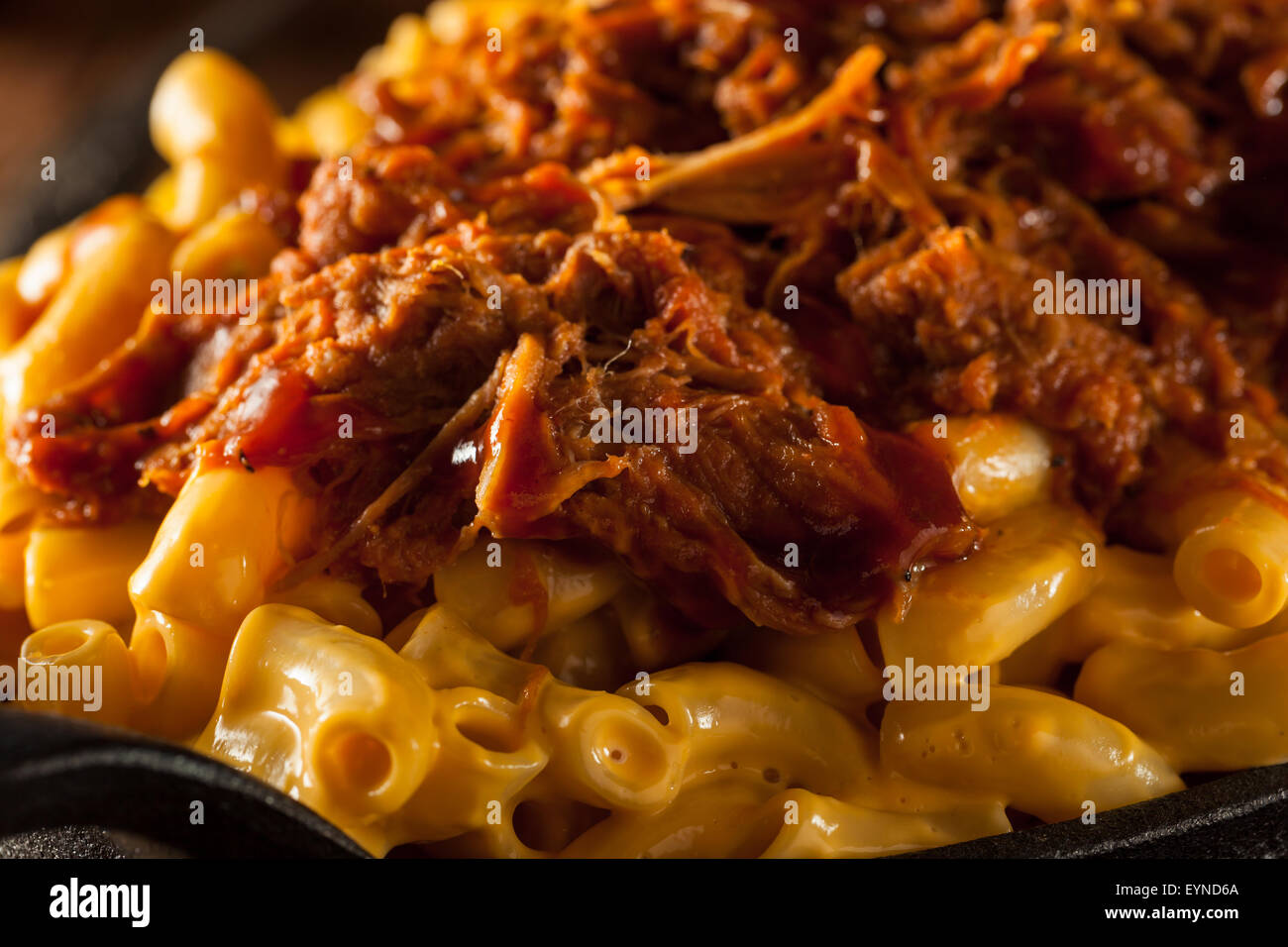 Homemade Bbq Pulled Pork Mac And Cheese Ready To Eat Stock Photo Alamy