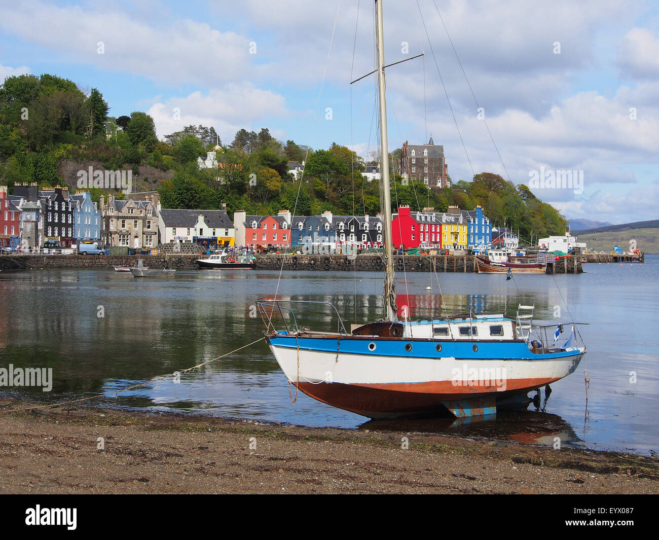 colourful-village-of-tobermory-on-the-is