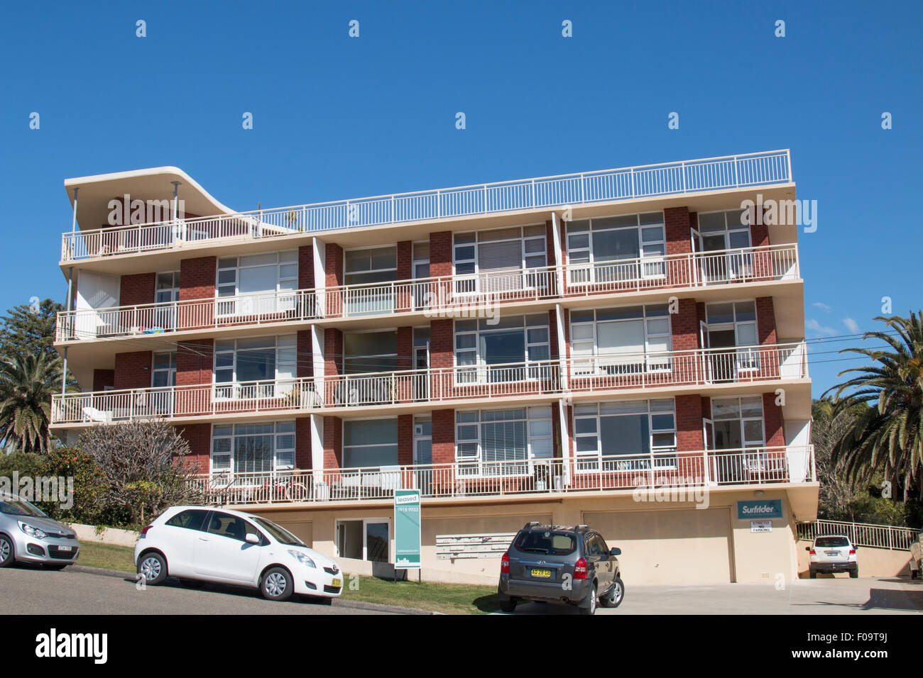Surfrider Apartment Unit Building At Avalon Beach On Sydneys Northern Beachesnew South Walesaustralia Surfrider Apartment Unit Building At Avalon Beach On Sydneys Northern Beachesnew South Walesaustralia