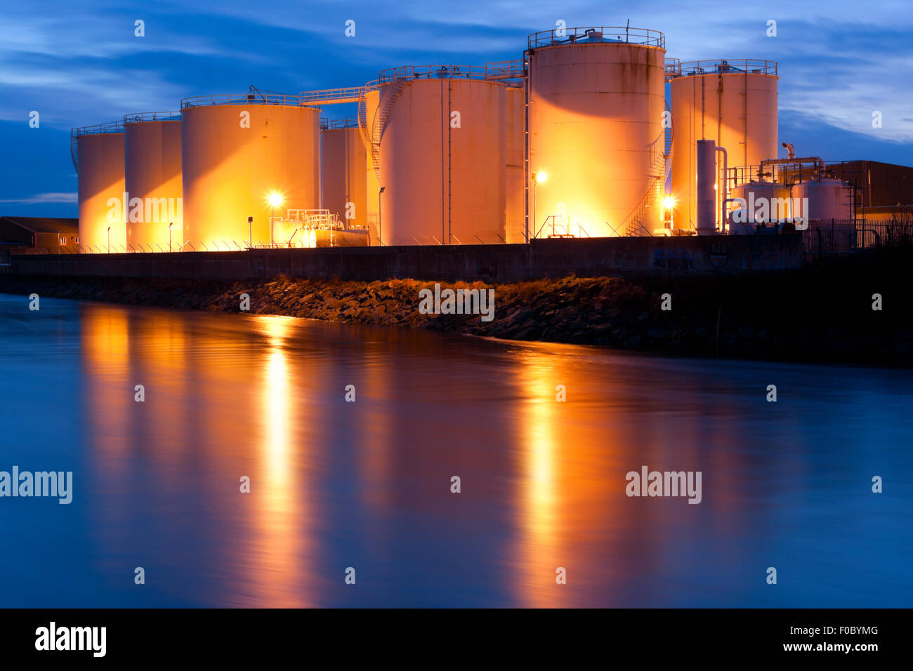 Fuel Tanks Hi Res Stock Photography And Images Alamy