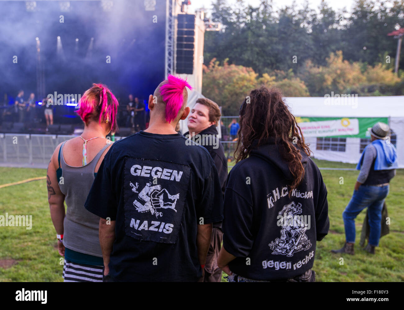 Jamel, Germany. 28th Aug, 2015. A Young Audience Stands Before The ... Jamel, Germany.