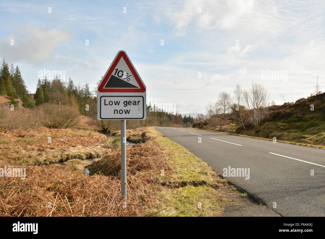 dukes-pass-trossachs-scotland-uk-10-gradient-road-sign-low-gear-now-F6AKKJ.jpg