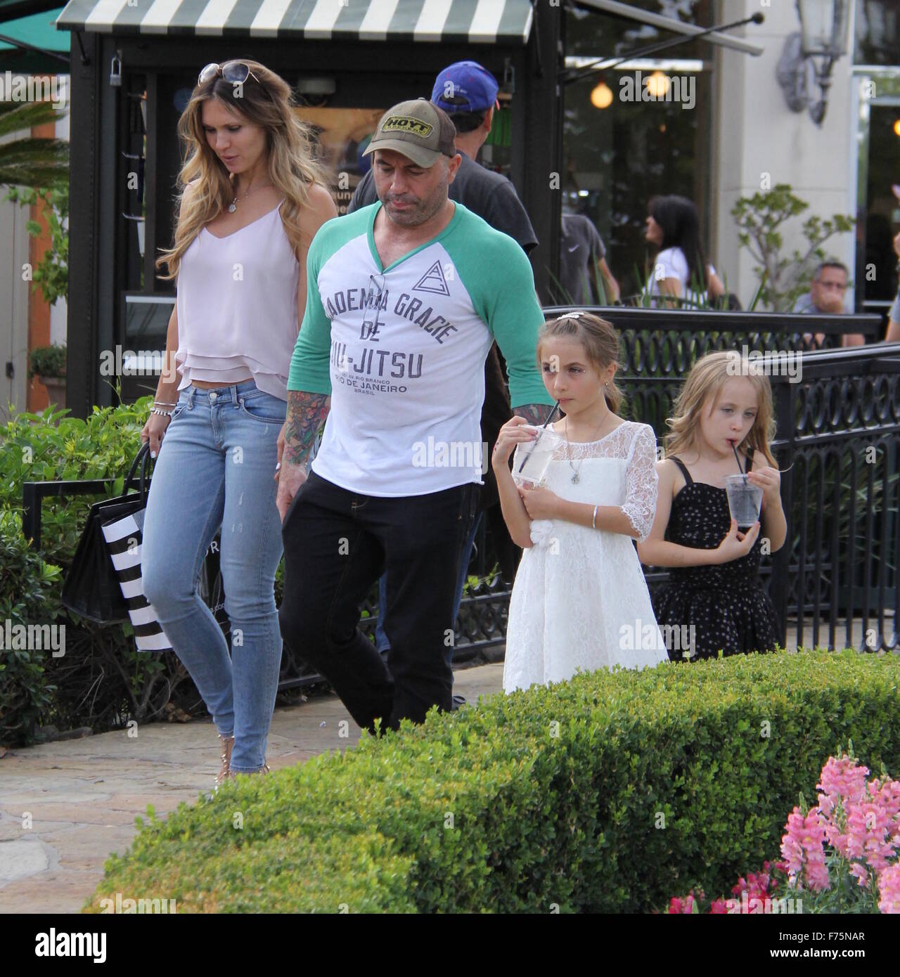 ufc-commentator-joe-rogan-out-and-about-in-beverly-hills-with-his-F75NAR.jpg