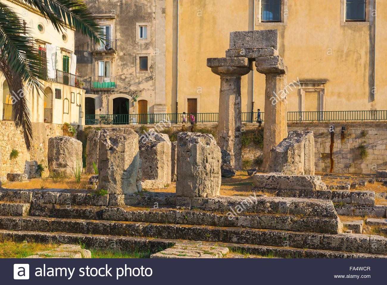 syracuseorange,orangecaramel写真 ancient greek ruins on the island of ortygia in syracuse stock .