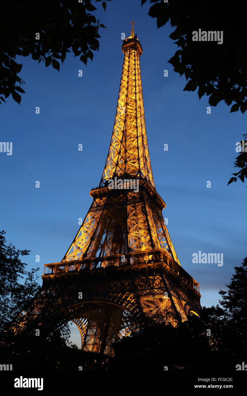 Eiffel Tower Holidays Hi Res Stock Photography And Images Alamy