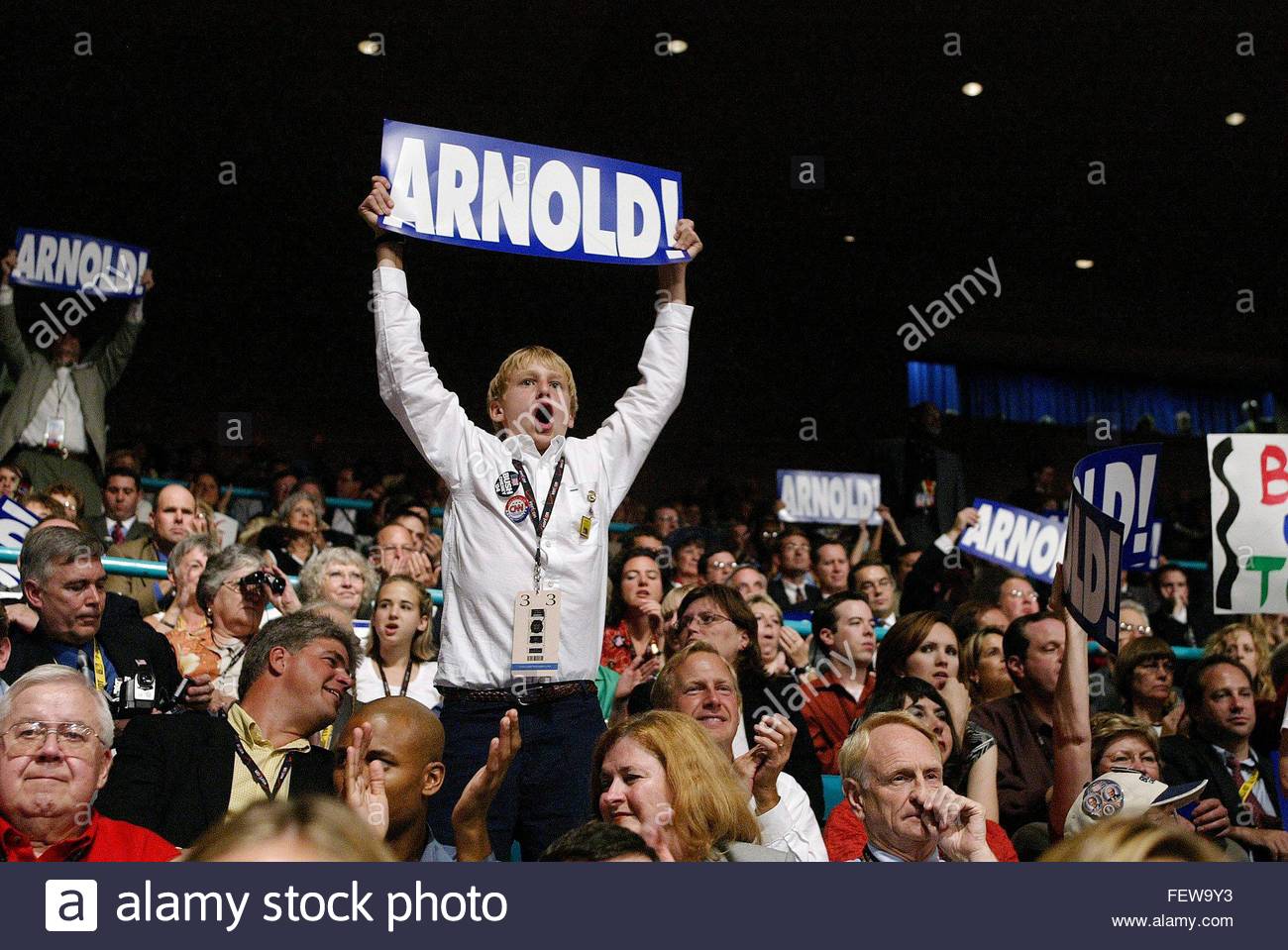 epa000266557-a-young-fan-of-the-governor-of-california-arnold-schwarzenegger-FEW9Y3.jpg