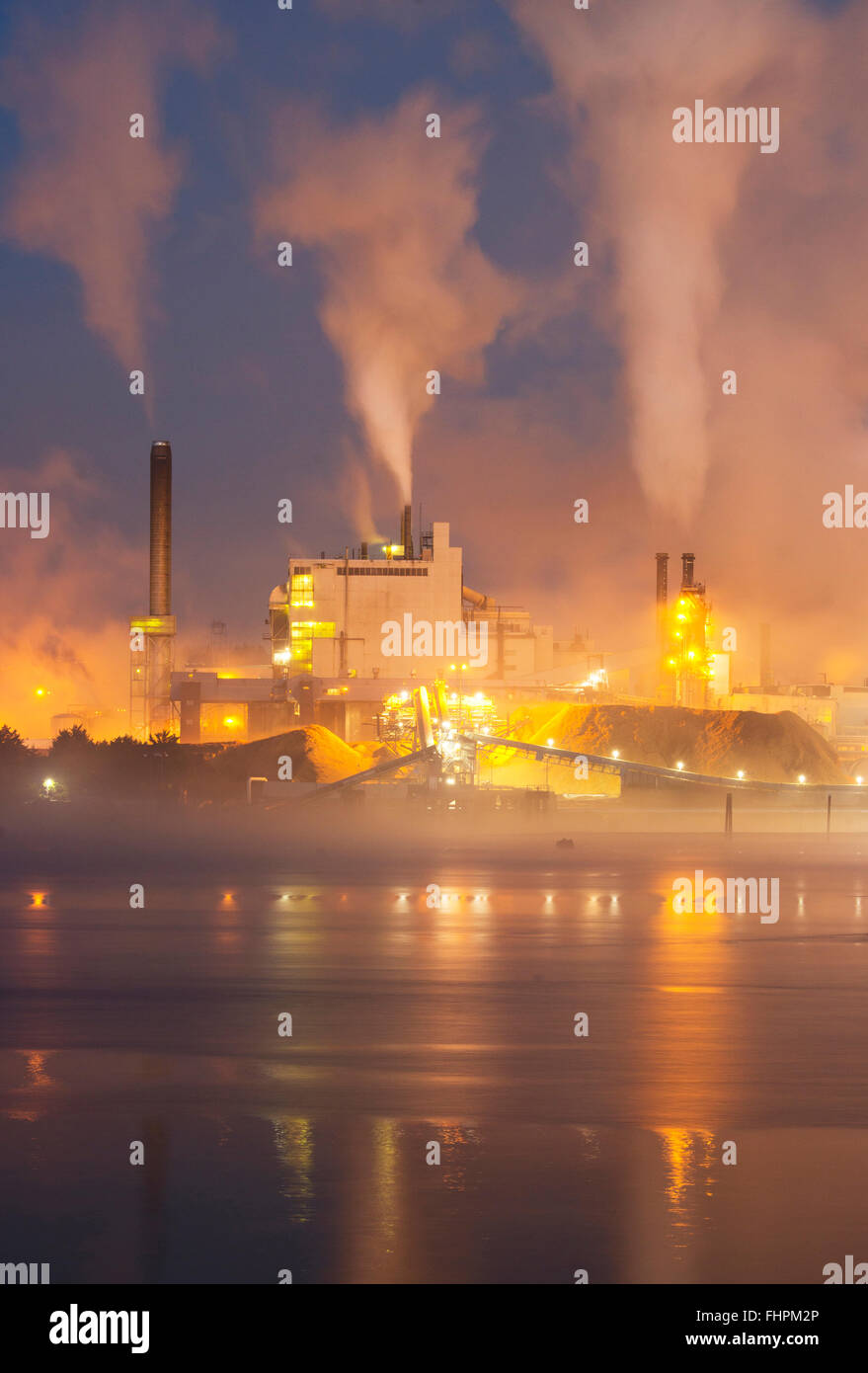 WestRock Paper Mill, at dusk, Washington Stock Photo, Royalty